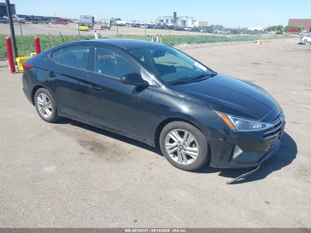 Salvage Hyundai ELANTRA Image