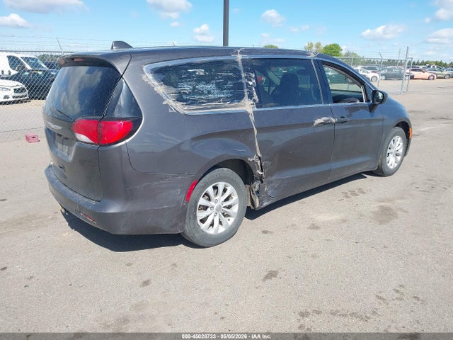 Chrysler Pacifica Touring