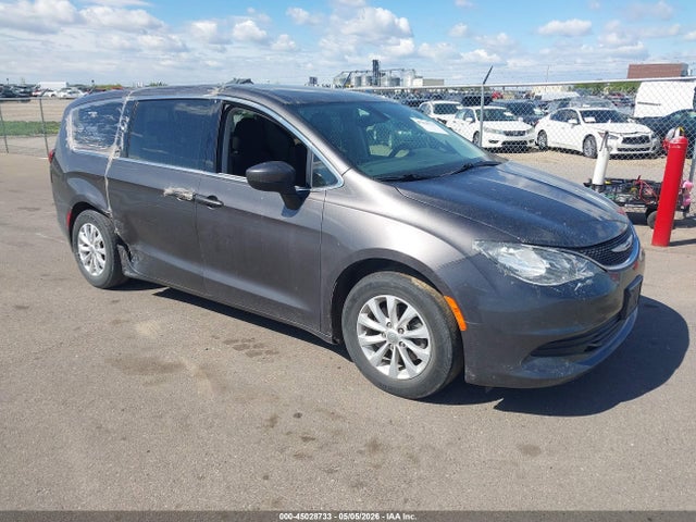 Salvage Chrysler Pacifica Image