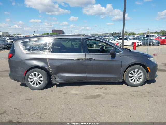 Chrysler Pacifica Touring