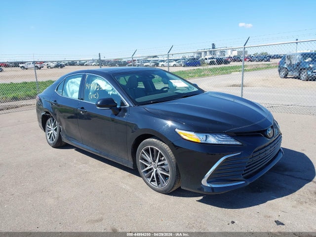 Salvage Toyota Camry Image