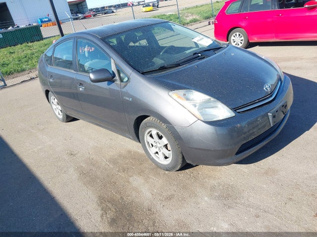 Salvage Toyota Prius Image