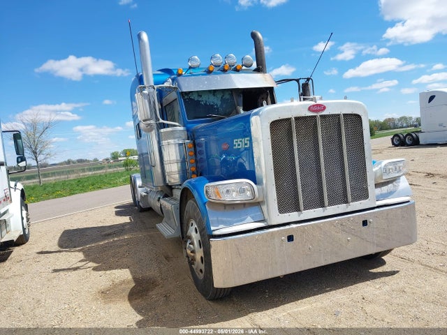 Salvage Peterbilt 389 Image