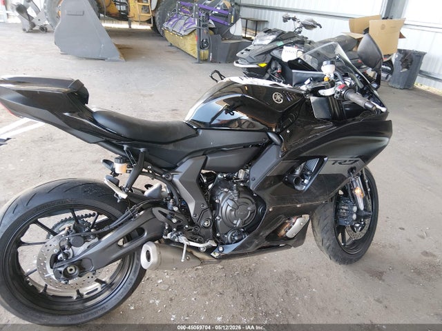 Yamaha Yzfr7
