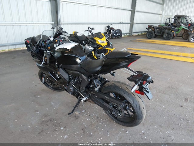 Yamaha Yzfr7