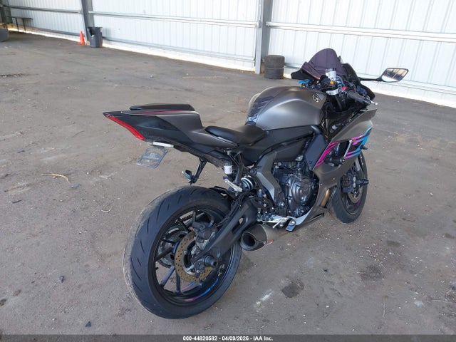 Yamaha Yzfr7