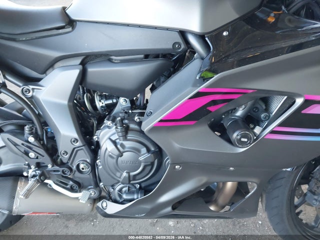 Yamaha Yzfr7