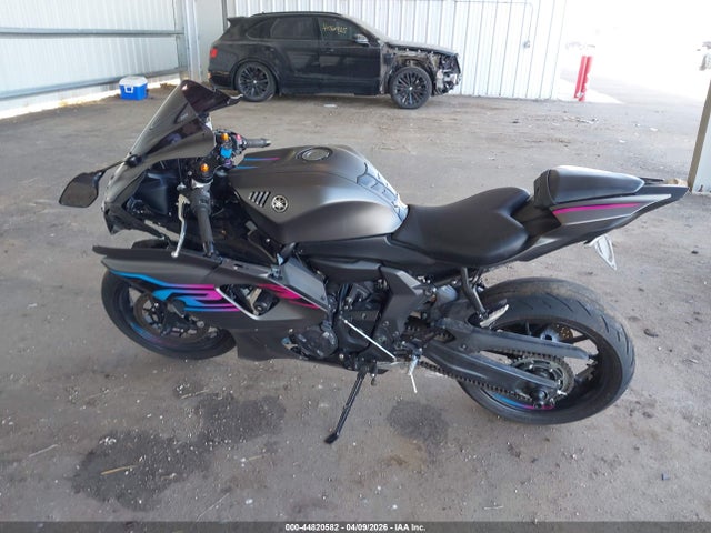 Yamaha Yzfr7