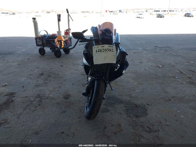 Yamaha Yzfr7