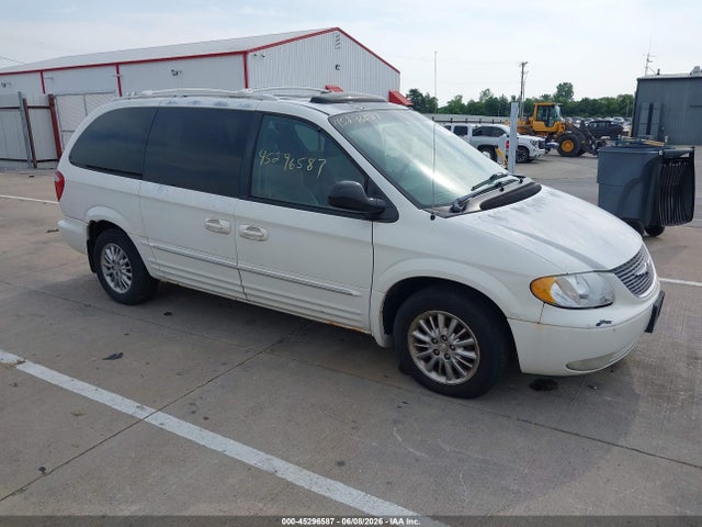 Salvage Chrysler Town & Country Image
