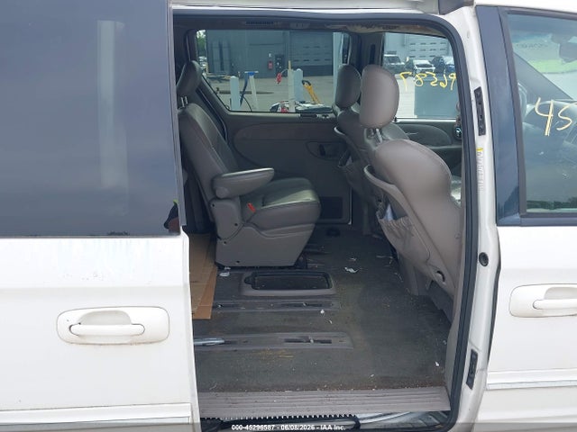 Chrysler Town & Country Limited