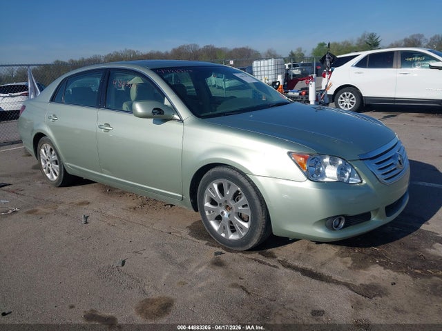 Salvage Toyota Avalon Image