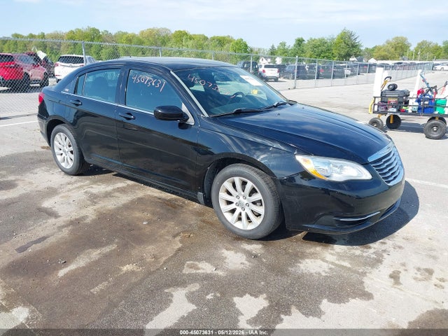 Salvage Chrysler 200 Image