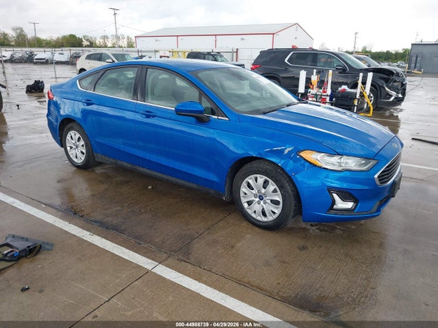 Salvage Ford Fusion Image
