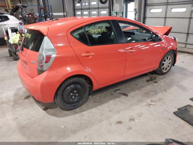 Toyota Prius c Three