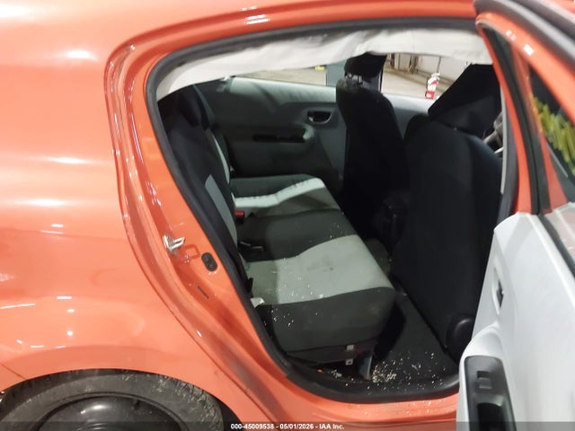 Toyota Prius c Three