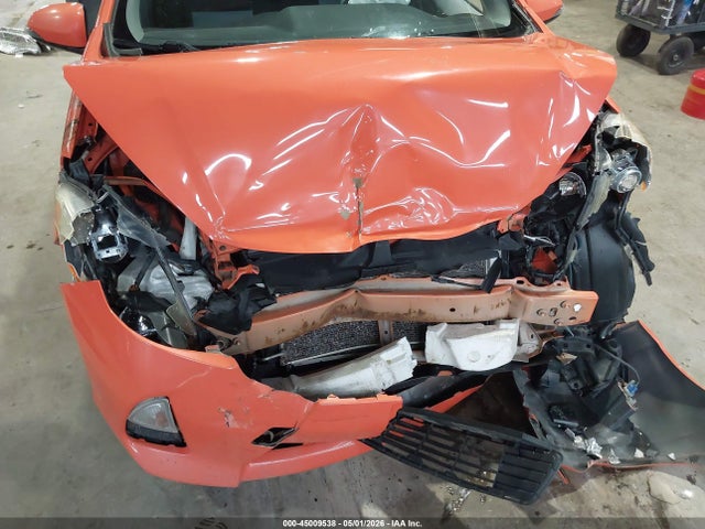 Toyota Prius c Three