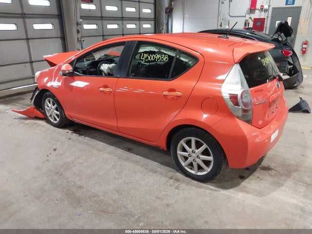 Toyota Prius c Three