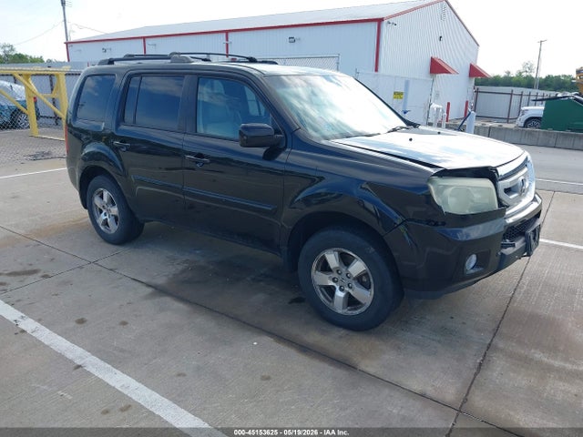 Salvage Honda Pilot Image