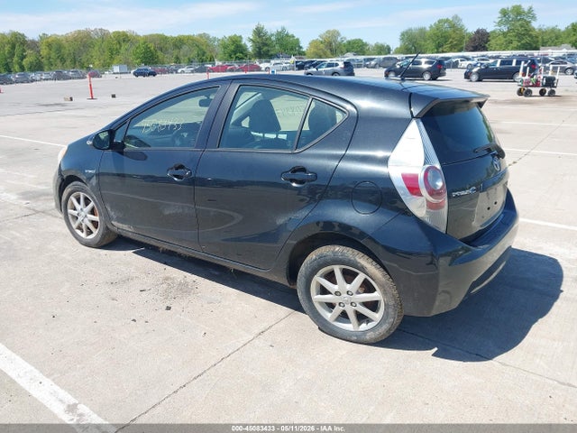 Toyota Prius c Four