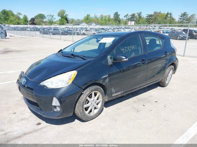 Toyota Prius c Four