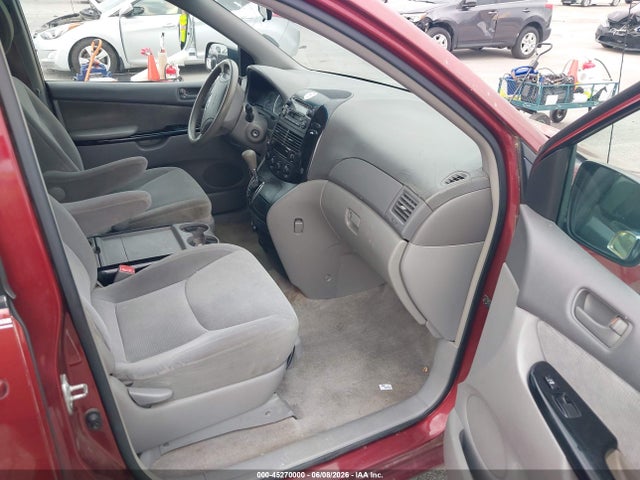 Toyota Sienna Le