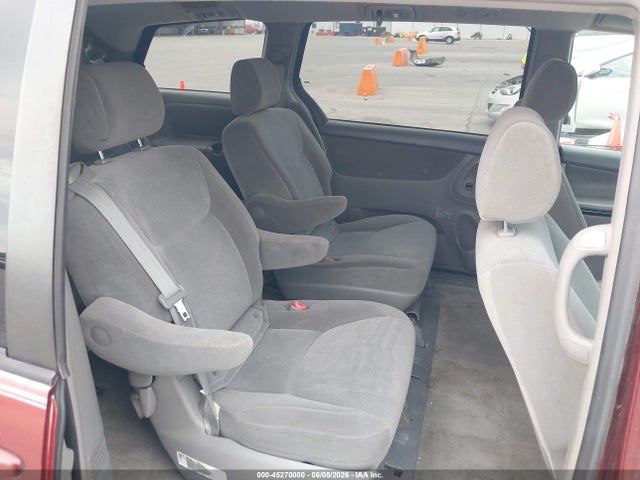 Toyota Sienna Le