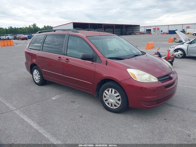 Salvage Toyota Sienna Image