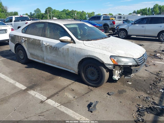 Salvage Volkswagen Passat Image