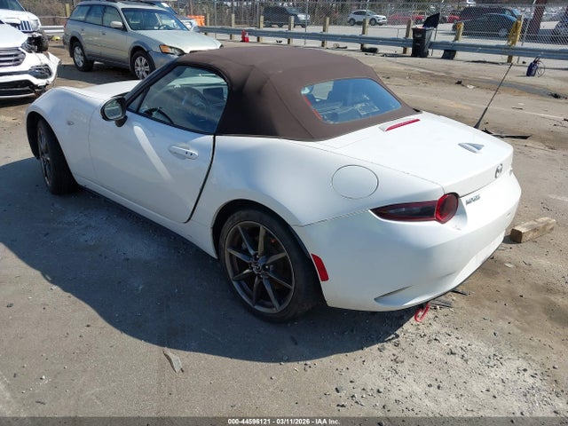 Mazda MX-5 Miata Grand Touring