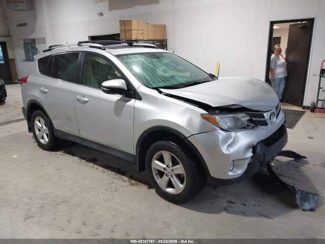 Salvage Toyota RAV4 Image