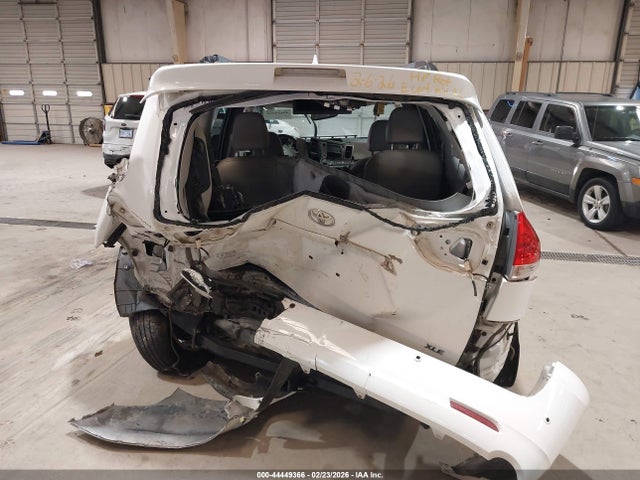 Toyota Sienna Xle V6