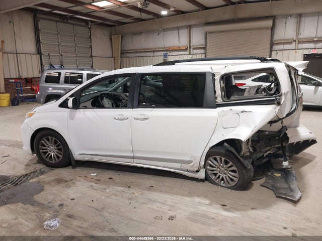 Toyota Sienna Xle V6