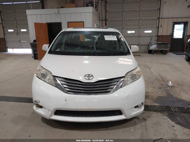 Toyota Sienna Xle V6