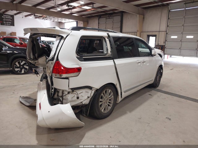 Toyota Sienna Xle V6