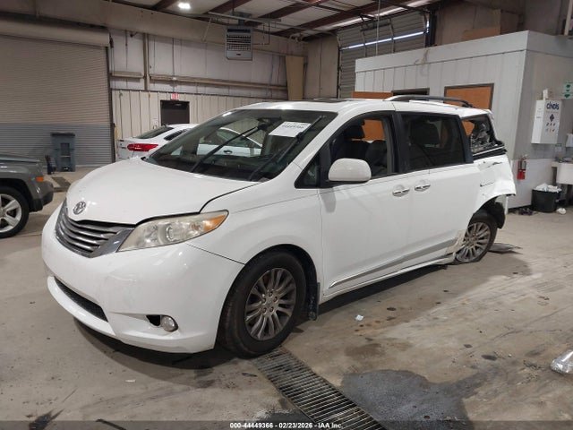 Toyota Sienna Xle V6
