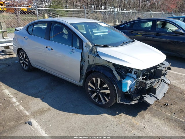 Salvage Nissan Versa Image
