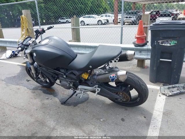 Ducati Monster 696