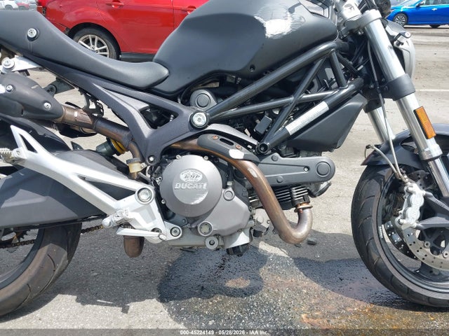 Ducati Monster 696