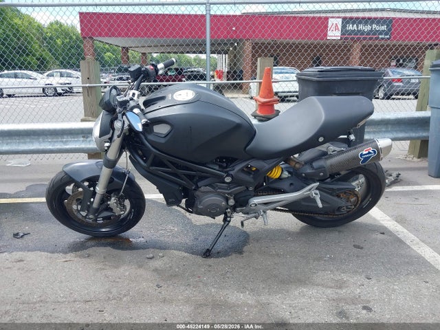 Ducati Monster 696