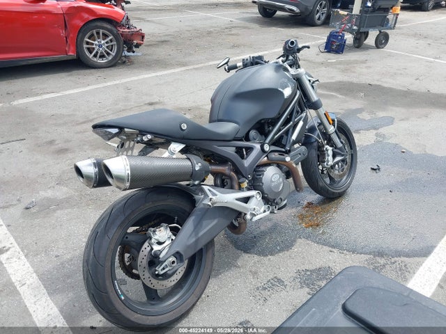 Ducati Monster 696