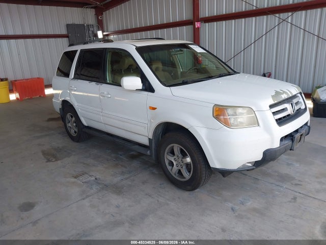 Salvage Honda Pilot Image