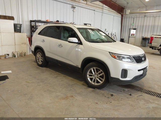 Salvage Kia Sorento Image
