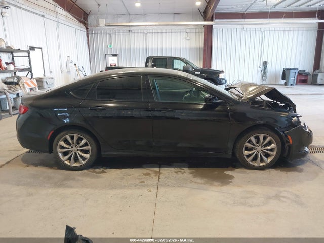 Chrysler 200 S