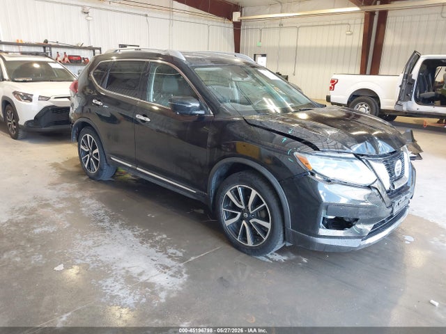 Salvage Nissan Rogue Image