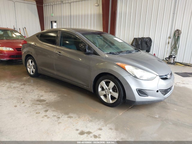 Salvage Hyundai ELANTRA Image