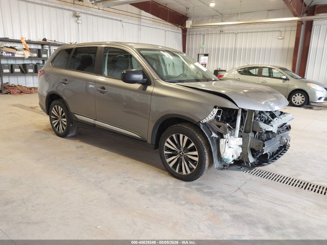 Salvage Mitsubishi Outlander Image