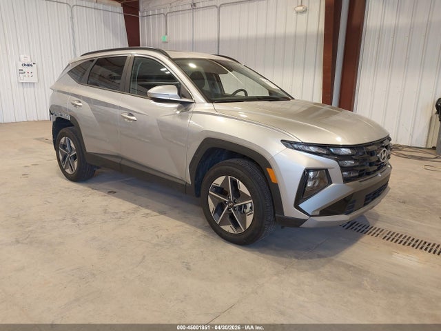 Salvage Hyundai TUCSON Image