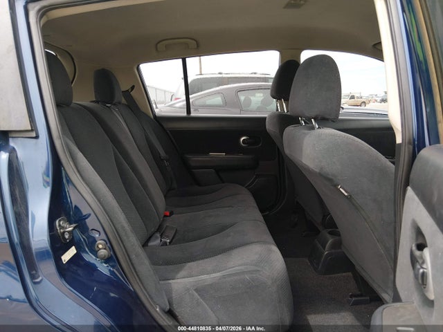 Nissan Versa 1.8 S