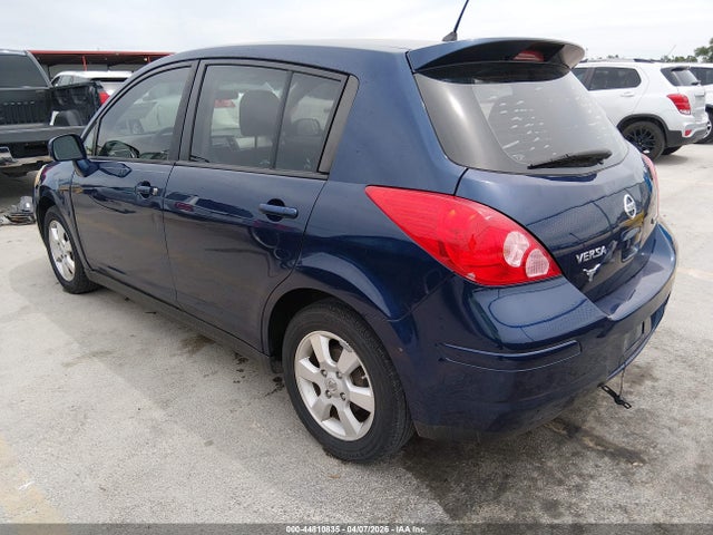Nissan Versa 1.8 S